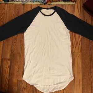 Oversized shirttail baseball tee
